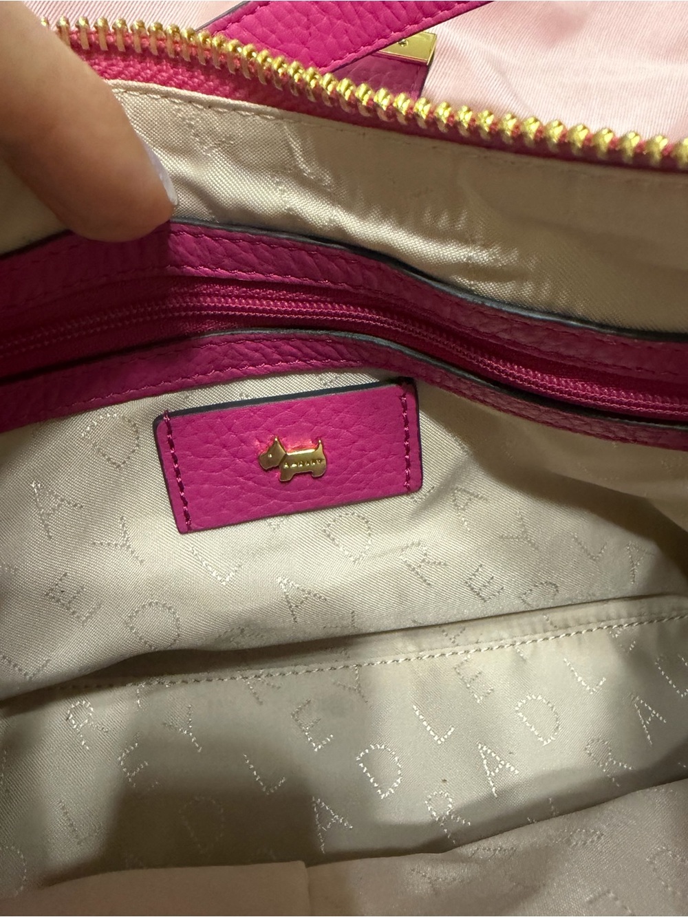 Radley London Fuchsia Leather Shoulder Bag with Gold Hardware - Picture 5 of 6